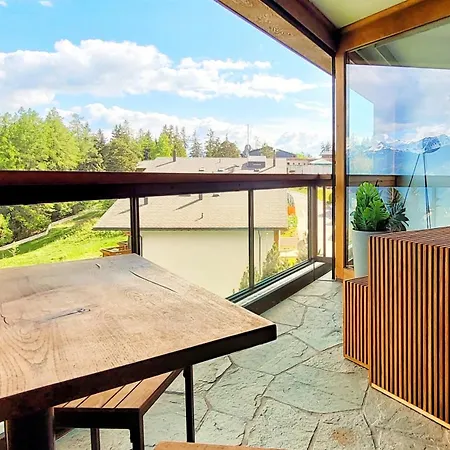 L'avantgardiste, Spacious 6 Bedrooms Duplex, Panoramic View דירה קראנס-מונטנה