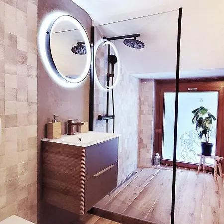 Апартаменты L'avantgardiste, Spacious 6 Bedrooms Duplex, Panoramic View Кран-Монтана