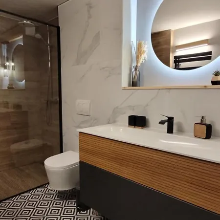 L'avantgardiste, Spacious 6 Bedrooms Duplex, Panoramic View דירה *