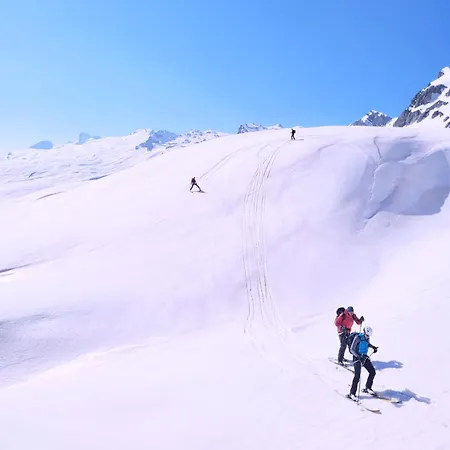 L'avantgardiste, Spacious 6 Bedrooms Duplex, Panoramic View Апартаменты *