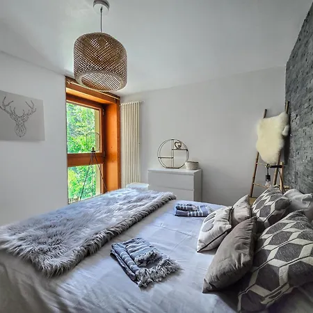 L'avantgardiste, Spacious 6 Bedrooms Duplex, Panoramic View קראנס-מונטנה