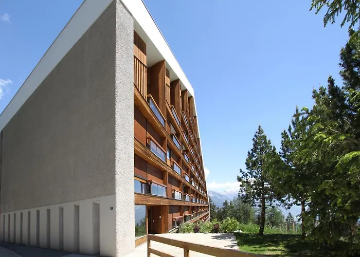 L'avantgardiste, Spacious 6 Bedrooms Duplex, Panoramic View * 克莱恩 蒙塔纳