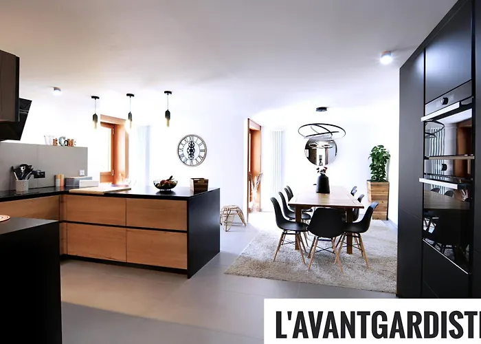 L'avantgardiste, Spacious 6 Bedrooms Duplex, Panoramic View Apartment