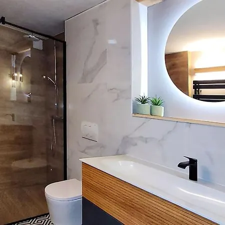 L'avantgardiste, Spacious 6 Bedrooms Duplex, Panoramic View 아파트 크란스몬타나