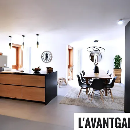 L'avantgardiste, Spacious 6 Bedrooms Duplex, Panoramic View 아파트