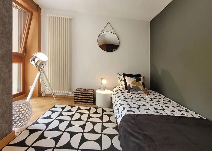 L'avantgardiste, Spacious 6 Bedrooms Duplex, Panoramic View *