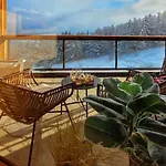 L'avantgardiste, Spacious 6 Bedrooms Duplex, Panoramic View Lägenhet